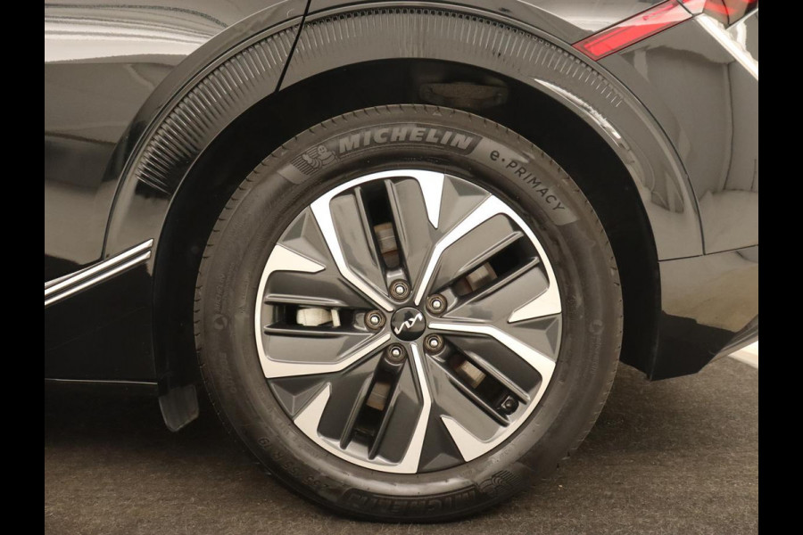 Kia Ev6 Plus 58 kWh | Stoelventilatie | Leder | Warmtepomp | Adaptive cruise | Carplay | Camera | Stoel & stuurverwarming | 19'' | Sfeerverlichting | Navigatie | Keyless