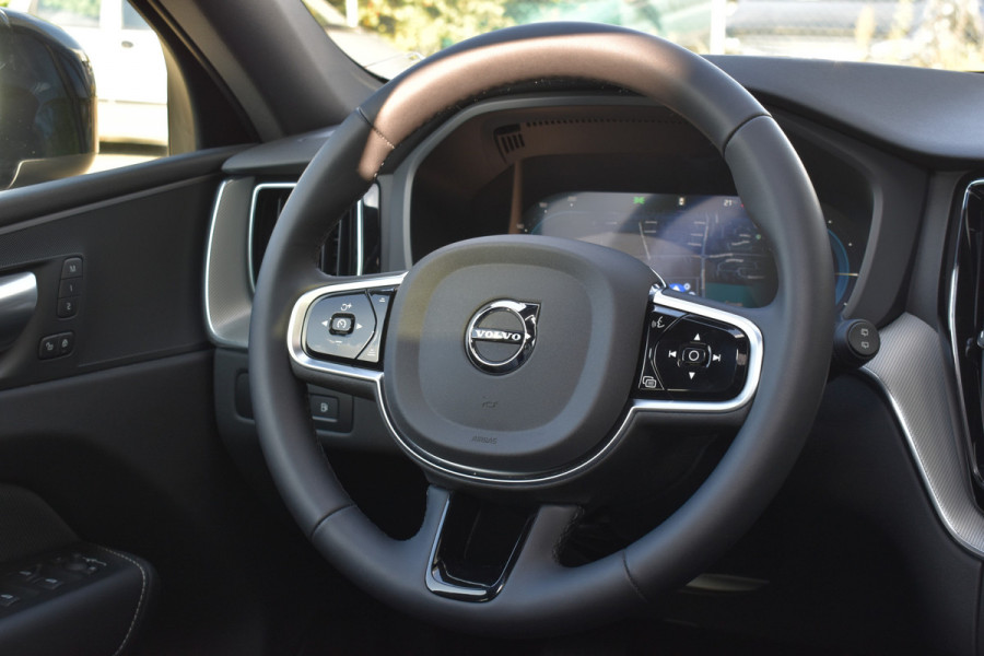 Volvo XC60 T6 AWD 350PK Plug-in hybrid Plus Dark | BLIS | ACC | Trekhaak | Elec.stoelen | 4-seiz.banden | 360 Camera | Panodak