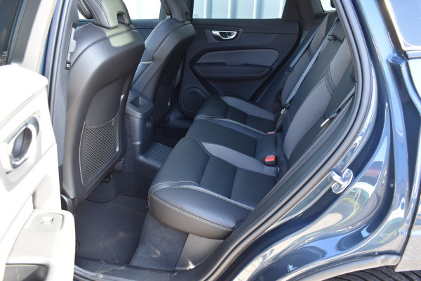 Volvo XC60 T6 AWD 350PK Plug-in hybrid Plus Dark | BLIS | ACC | Trekhaak | Elec.stoelen | 4-seiz.banden | 360 Camera | Panodak
