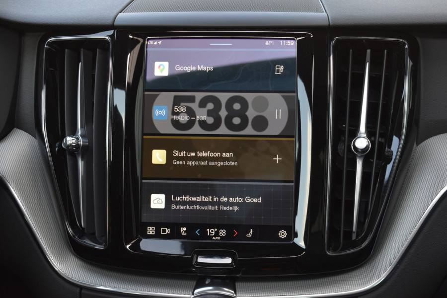 Volvo XC60 T6 AWD 350PK Plug-in hybrid Plus Dark | BLIS | ACC | Trekhaak | Elec.stoelen | 4-seiz.banden | 360 Camera | Panodak