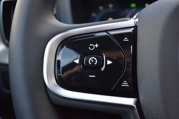 Volvo XC60 T6 AWD 350PK Plug-in hybrid Plus Dark | BLIS | ACC | Trekhaak | Elec.stoelen | 4-seiz.banden | 360 Camera | Panodak