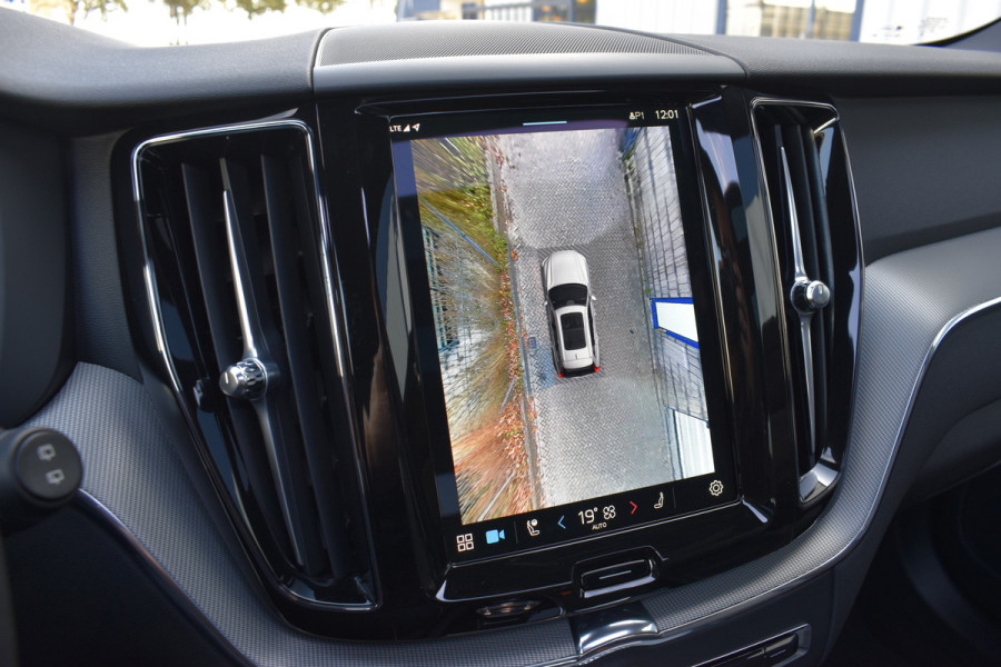 Volvo XC60 T6 AWD 350PK Plug-in hybrid Plus Dark | BLIS | ACC | Trekhaak | Elec.stoelen | 4-seiz.banden | 360 Camera | Panodak