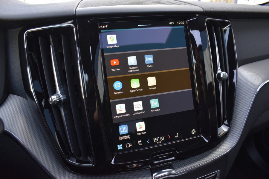 Volvo XC60 T6 AWD 350PK Plug-in hybrid Plus Dark | BLIS | ACC | Trekhaak | Elec.stoelen | 4-seiz.banden | 360 Camera | Panodak