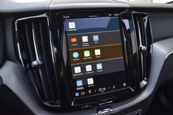 Volvo XC60 T6 AWD 350PK Plug-in hybrid Plus Dark | BLIS | ACC | Trekhaak | Elec.stoelen | 4-seiz.banden | 360 Camera | Panodak