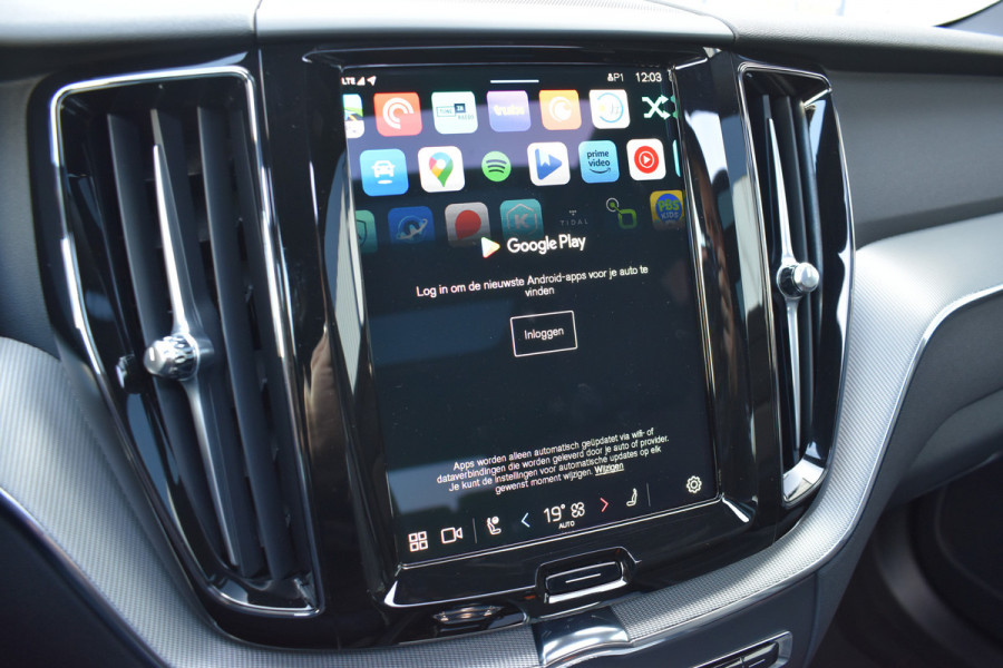 Volvo XC60 T6 AWD 350PK Plug-in hybrid Plus Dark | BLIS | ACC | Trekhaak | Elec.stoelen | 4-seiz.banden | 360 Camera | Panodak