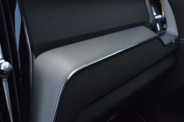 Volvo XC60 T6 AWD 350PK Plug-in hybrid Plus Dark | BLIS | ACC | Trekhaak | Elec.stoelen | 4-seiz.banden | 360 Camera | Panodak