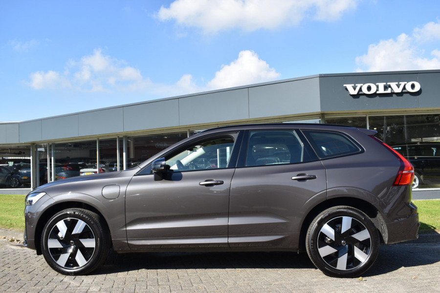 Volvo XC60 T6 AWD 350PK Plug-in Hybrid Ultra Dark | Trekhaak | 1.025km | BLIS | ACC | HUD | | H&K | 360 Camera | Panodak | Stuurverwarming