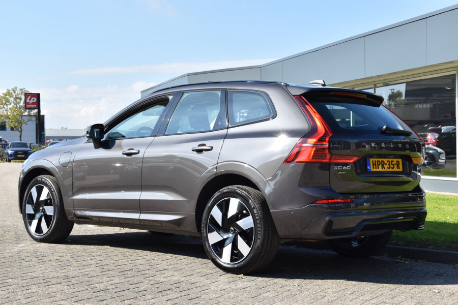 Volvo XC60 T6 AWD 350PK Plug-in Hybrid Ultra Dark | Trekhaak | 1.025km | BLIS | ACC | HUD | | H&K | 360 Camera | Panodak | Stuurverwarming
