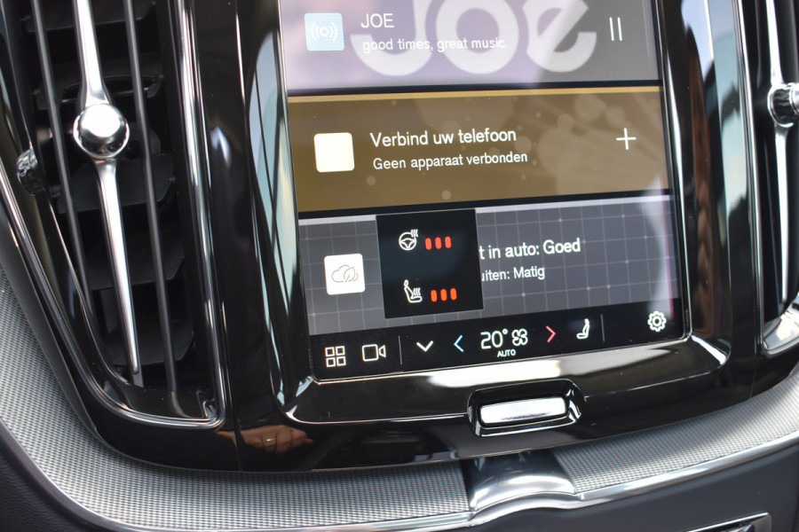 Volvo XC60 T6 AWD 350PK Plug-in Hybrid Ultra Dark | Trekhaak | 1.025km | BLIS | ACC | HUD | | H&K | 360 Camera | Panodak | Stuurverwarming
