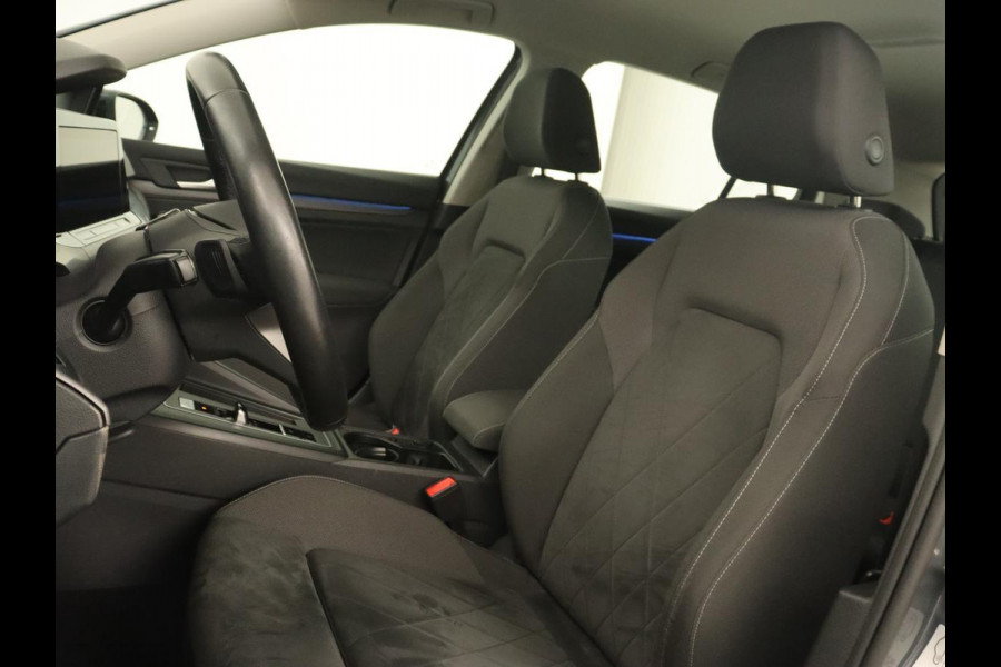 Volkswagen Golf 1.4 eHybrid Style | Massage | Carplay | Memory | Navigatie | Adaptive cruise | Parkeerhulp | Sfeerverlichting | Full LED | PHEV | Plug In