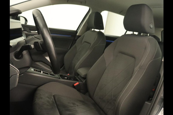 Volkswagen Golf 1.4 eHybrid Style | Massage | Carplay | Memory | Navigatie | Adaptive cruise | Parkeerhulp | Sfeerverlichting | Full LED | PHEV | Plug In