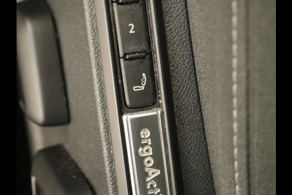 Volkswagen Golf 1.4 eHybrid Style | Massage | Carplay | Memory | Navigatie | Adaptive cruise | Parkeerhulp | Sfeerverlichting | Full LED | PHEV | Plug In