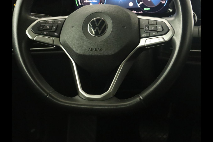 Volkswagen Golf 1.4 eHybrid Style | Massage | Carplay | Memory | Navigatie | Adaptive cruise | Parkeerhulp | Sfeerverlichting | Full LED | PHEV | Plug In