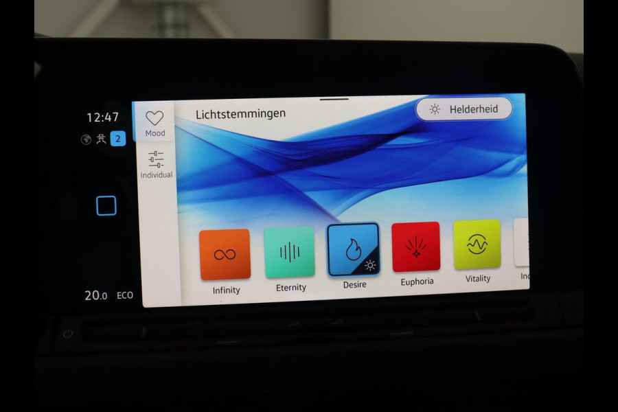 Volkswagen Golf 1.4 eHybrid Style | Massage | Carplay | Memory | Navigatie | Adaptive cruise | Parkeerhulp | Sfeerverlichting | Full LED | PHEV | Plug In