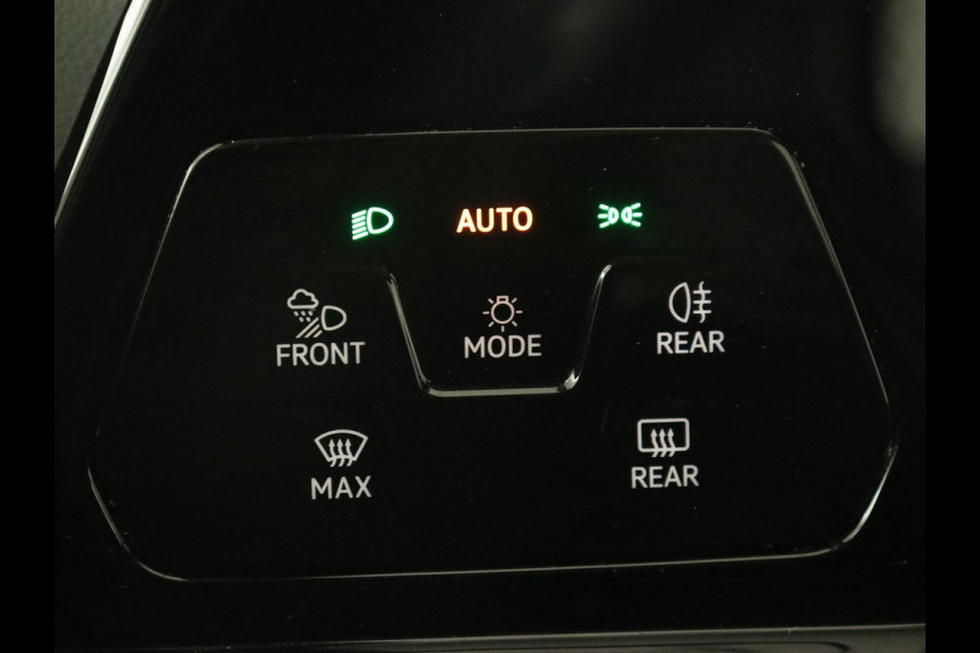 Volkswagen Golf 1.4 eHybrid Style | Massage | Carplay | Memory | Navigatie | Adaptive cruise | Parkeerhulp | Sfeerverlichting | Full LED | PHEV | Plug In