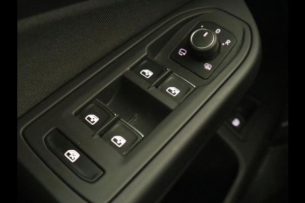Volkswagen Golf 1.4 eHybrid Style | Massage | Carplay | Memory | Navigatie | Adaptive cruise | Parkeerhulp | Sfeerverlichting | Full LED | PHEV | Plug In
