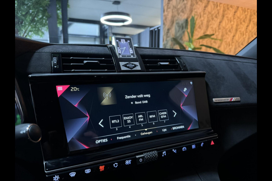 DS 7 Crossback 1.2 PureTech Performance Line Garantie 360''Camera Carplay Elek Achterklep Navi Alcantara Cruise Clima Rijklaar DS 7 Crossback 1.2 PureTech Performance Line Garantie 360''Camera Carplay Elek Achterklep Navi Alcantara Cruise Clima Rijklaar