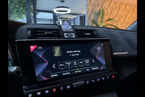 DS 7 Crossback 1.2 PureTech Performance Line Garantie 360''Camera Carplay Elek Achterklep Navi Alcantara Cruise Clima Rijklaar DS 7 Crossback 1.2 PureTech Performance Line Garantie 360''Camera Carplay Elek Achterklep Navi Alcantara Cruise Clima Rijklaar