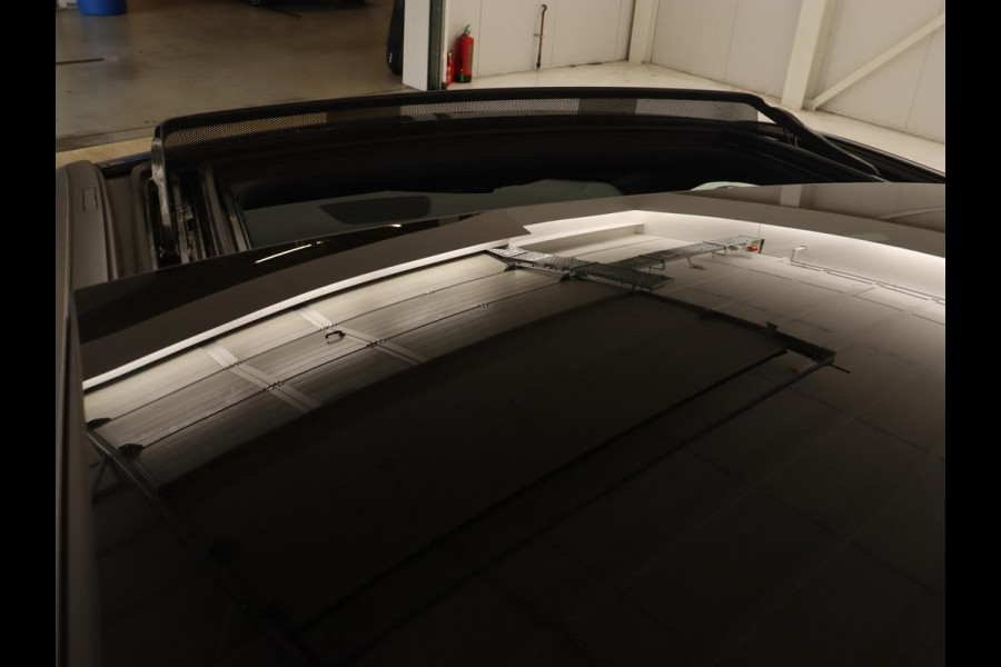 Mercedes-Benz A-Klasse 180 Business Solution AMG | Panoramadak | Stoelverwarming | Leder/Alcantara | Camera | Navigatie | Widescreen | Designo Mountaingrijs Magno