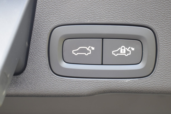 Volvo XC60 T8 AWD 455PK Plug-in hybrid Plus Bright | Leer | Pano Dak | Key Less | Park Assist Camera | Volvo XC60 T8 AWD 455PK Plug-in hybrid Plus Bright | Leer | Pano Dak | Key Less | Park Assist Camera |