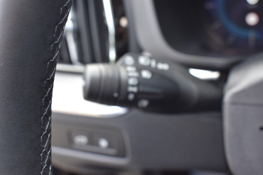 Volvo XC60 T8 AWD 455PK Plug-in hybrid Plus Bright | Leer | Pano Dak | Key Less | Park Assist Camera | Volvo XC60 T8 AWD 455PK Plug-in hybrid Plus Bright | Leer | Pano Dak | Key Less | Park Assist Camera |