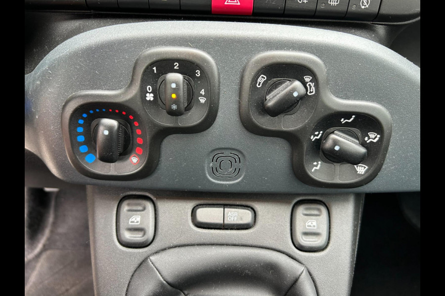Fiat Panda 1.2 Easy | UNIEK: 7.572 KM | DEALER ONDERHOUDEN | 1E EIGENAAR | 1 JAAR GARANTIE | APK T/M 6-10-2027 | NIEUWSTAAT