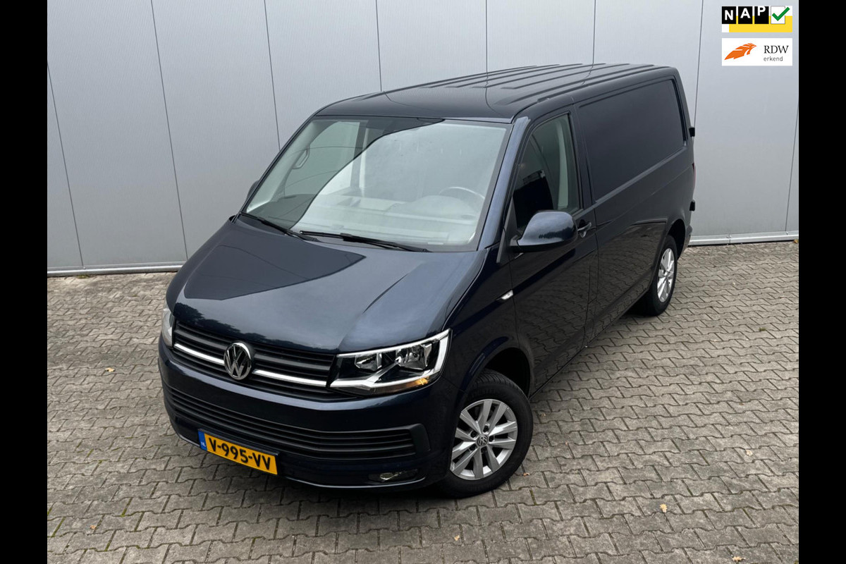 Volkswagen Transporter 2.0TDI 150PK AUTOMAAT HIGHLINE CARPLAY AIRCO TREKHAAK ZEER NETTE BUS! NAP ORIGINEEL NEDERLANDS