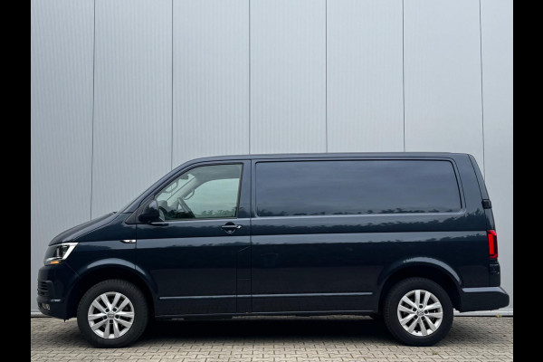 Volkswagen Transporter 2.0TDI 150PK AUTOMAAT HIGHLINE CARPLAY AIRCO TREKHAAK ZEER NETTE BUS! NAP ORIGINEEL NEDERLANDS
