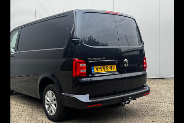 Volkswagen Transporter 2.0TDI 150PK AUTOMAAT HIGHLINE CARPLAY AIRCO TREKHAAK ZEER NETTE BUS! NAP ORIGINEEL NEDERLANDS