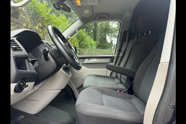 Volkswagen Transporter 2.0TDI 150PK AUTOMAAT HIGHLINE CARPLAY AIRCO TREKHAAK ZEER NETTE BUS! NAP ORIGINEEL NEDERLANDS