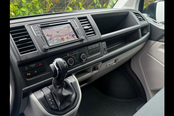 Volkswagen Transporter 2.0TDI 150PK AUTOMAAT HIGHLINE CARPLAY AIRCO TREKHAAK ZEER NETTE BUS! NAP ORIGINEEL NEDERLANDS