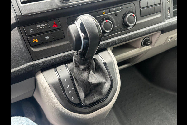 Volkswagen Transporter 2.0TDI 150PK AUTOMAAT HIGHLINE CARPLAY AIRCO TREKHAAK ZEER NETTE BUS! NAP ORIGINEEL NEDERLANDS