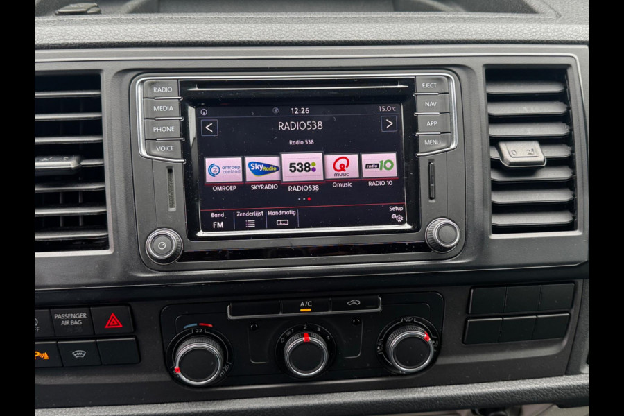 Volkswagen Transporter 2.0TDI 150PK AUTOMAAT HIGHLINE CARPLAY AIRCO TREKHAAK ZEER NETTE BUS! NAP ORIGINEEL NEDERLANDS
