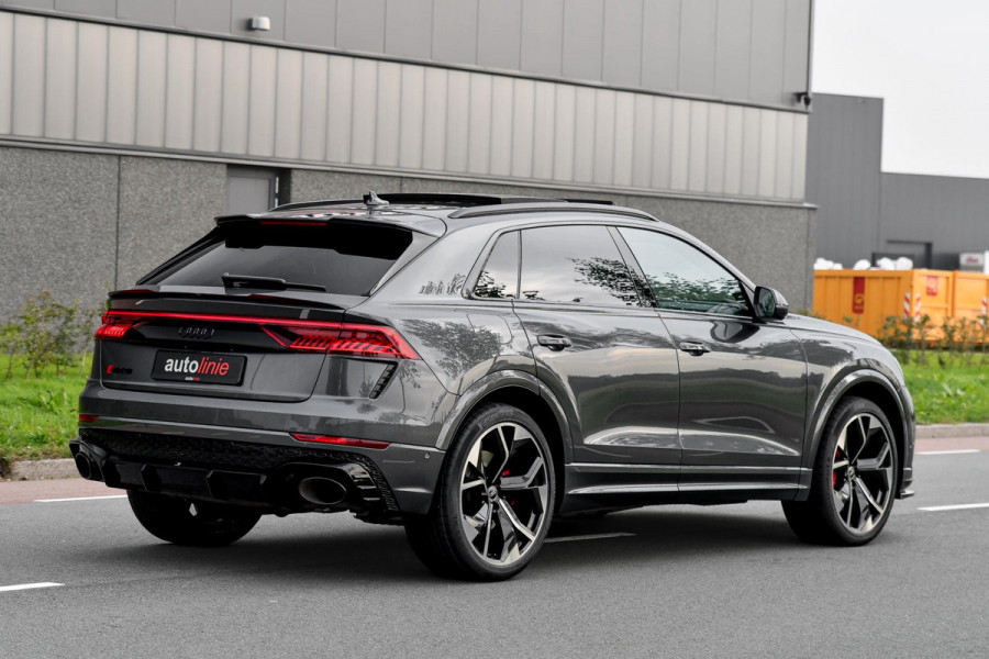 Audi Q8 4.0 TFSI RS Q8 quattro. Maxton, Pano, Softcl, Carbon, Alcantara hemel, 4W sturing, Koeling, Leder Design, Trekh, HUD, 360!