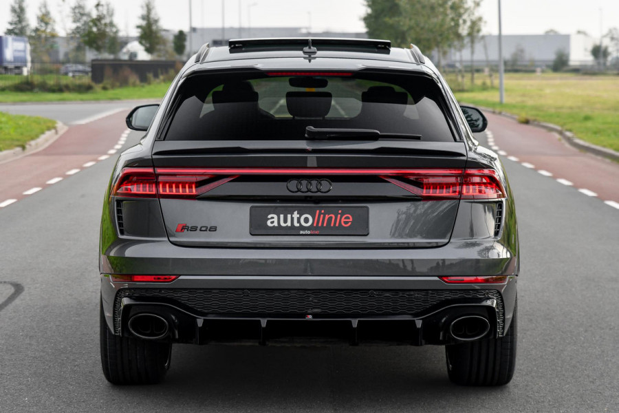 Audi Q8 4.0 TFSI RS Q8 quattro. Maxton, Pano, Softcl, Carbon, Alcantara hemel, 4W sturing, Koeling, Leder Design, Trekh, HUD, 360!
