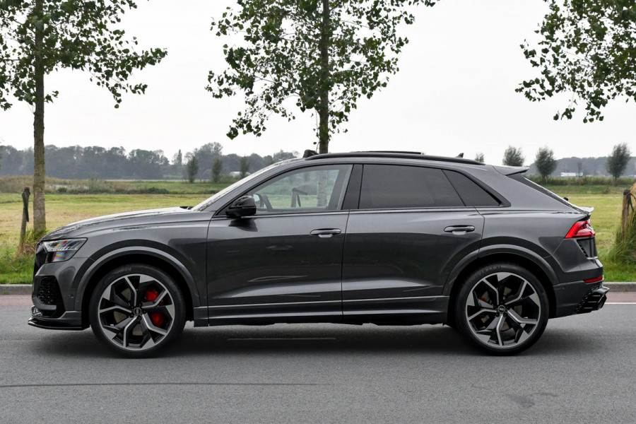 Audi Q8 4.0 TFSI RS Q8 quattro. Maxton, Pano, Softcl, Carbon, Alcantara hemel, 4W sturing, Koeling, Leder Design, Trekh, HUD, 360!