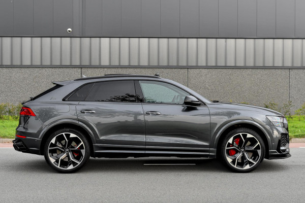 Audi Q8 4.0 TFSI RS Q8 quattro. Maxton, Pano, Softcl, Carbon, Alcantara hemel, 4W sturing, Koeling, Leder Design, Trekh, HUD, 360!