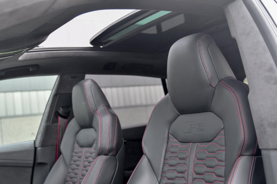 Audi Q8 4.0 TFSI RS Q8 quattro. Maxton, Pano, Softcl, Carbon, Alcantara hemel, 4W sturing, Koeling, Leder Design, Trekh, HUD, 360!