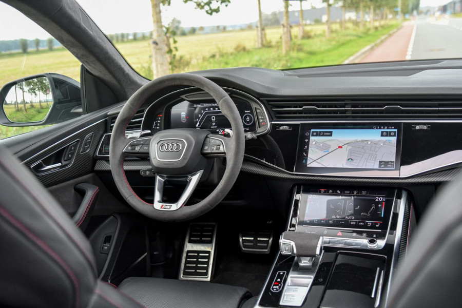 Audi Q8 4.0 TFSI RS Q8 quattro. Maxton, Pano, Softcl, Carbon, Alcantara hemel, 4W sturing, Koeling, Leder Design, Trekh, HUD, 360!