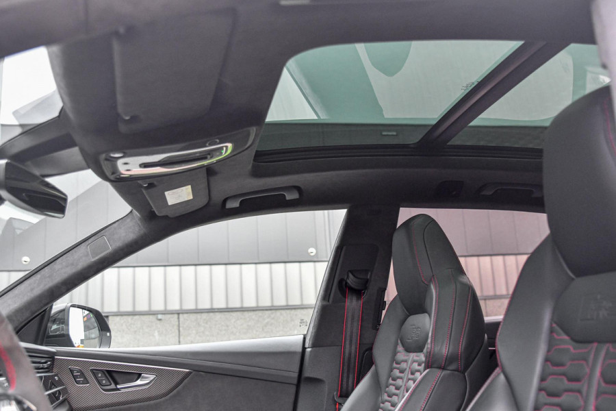 Audi Q8 4.0 TFSI RS Q8 quattro. Maxton, Pano, Softcl, Carbon, Alcantara hemel, 4W sturing, Koeling, Leder Design, Trekh, HUD, 360!