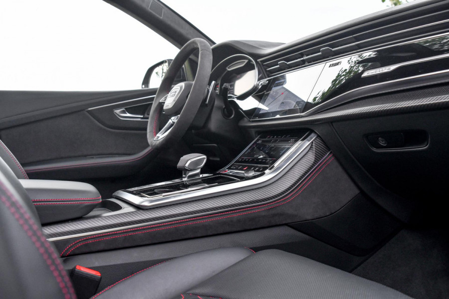 Audi Q8 4.0 TFSI RS Q8 quattro. Maxton, Pano, Softcl, Carbon, Alcantara hemel, 4W sturing, Koeling, Leder Design, Trekh, HUD, 360!