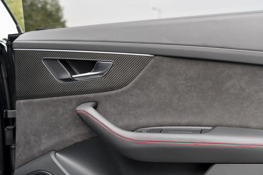 Audi Q8 4.0 TFSI RS Q8 quattro. Maxton, Pano, Softcl, Carbon, Alcantara hemel, 4W sturing, Koeling, Leder Design, Trekh, HUD, 360!