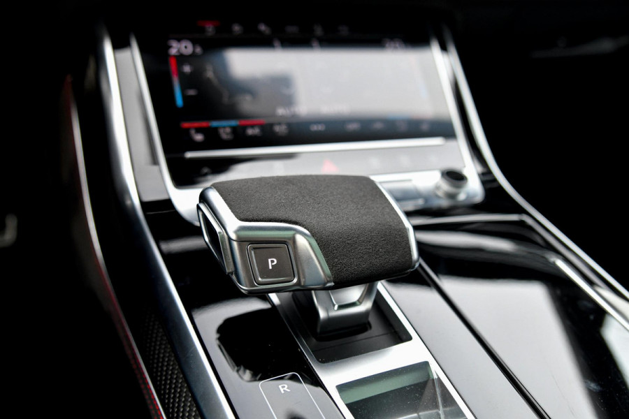 Audi Q8 4.0 TFSI RS Q8 quattro. Maxton, Pano, Softcl, Carbon, Alcantara hemel, 4W sturing, Koeling, Leder Design, Trekh, HUD, 360!