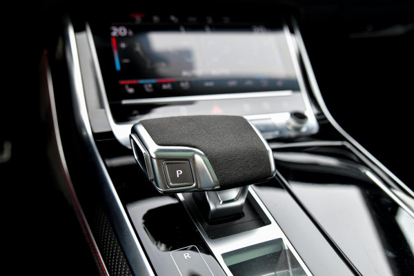 Audi Q8 4.0 TFSI RS Q8 quattro. Maxton, Pano, Softcl, Carbon, Alcantara hemel, 4W sturing, Koeling, Leder Design, Trekh, HUD, 360!