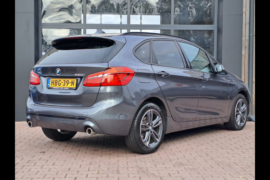 BMW 2 Serie Active Tourer 220i High Executive | Leder | Sportinterieur | Navi | Stoelverwarming |
