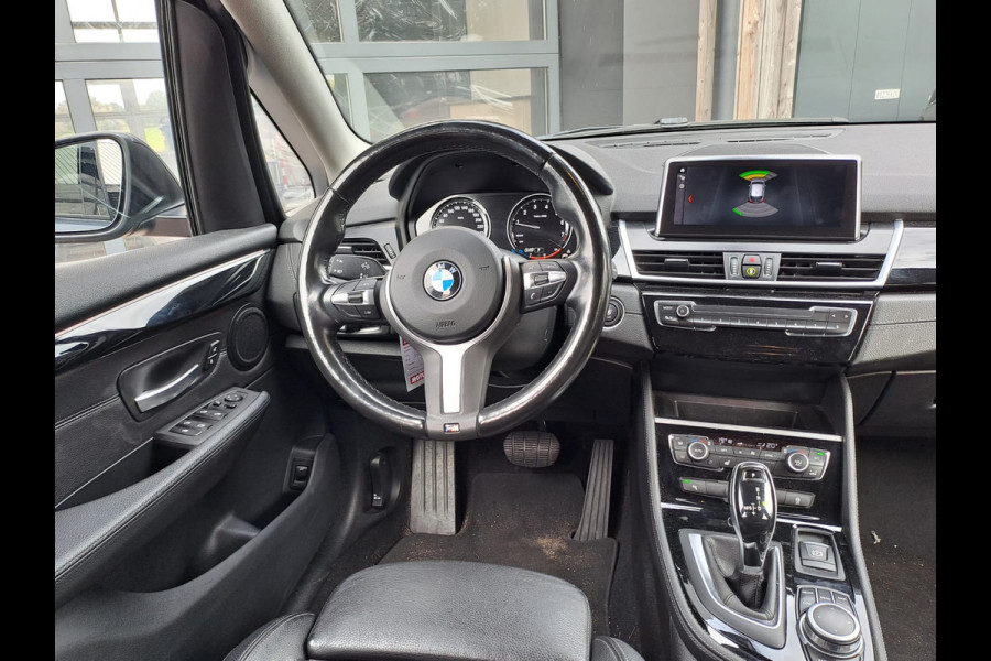 BMW 2 Serie Active Tourer 220i High Executive | Leder | Sportinterieur | Navi | Stoelverwarming |