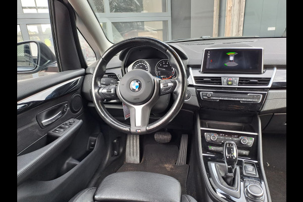 BMW 2 Serie Active Tourer 220i High Executive | Leder | Sportinterieur | Navi | Stoelverwarming |