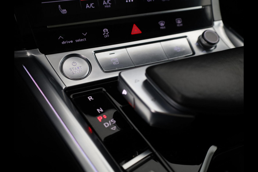 Audi e-tron e-tron 55 quattro advanced 95 kWh 408pk | Panoramadak | lederen bekleding | Assisten Tour pakket | Stoelen elektrisch verstelbaar met geheugen |  Bang & Olufsen Premium soundsystem