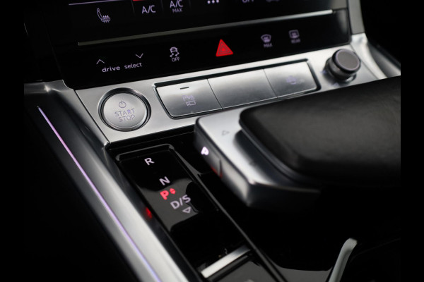 Audi e-tron e-tron 55 quattro advanced 95 kWh 408pk | Panoramadak | lederen bekleding | Assisten Tour pakket | Stoelen elektrisch verstelbaar met geheugen |  Bang & Olufsen Premium soundsystem