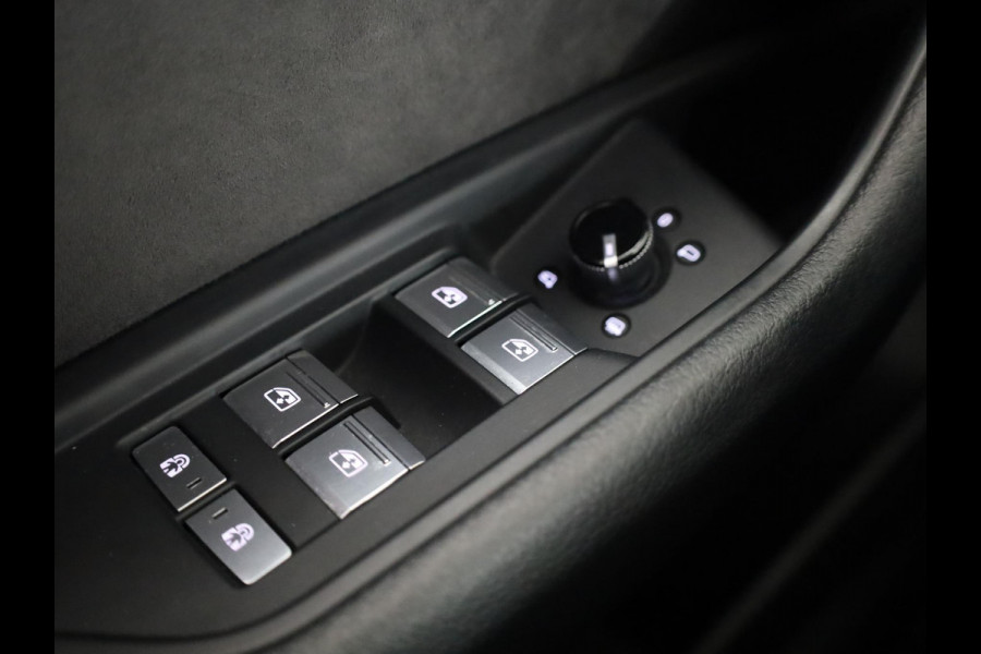 Audi e-tron e-tron 55 quattro advanced 95 kWh 408pk | Panoramadak | lederen bekleding | Assisten Tour pakket | Stoelen elektrisch verstelbaar met geheugen |  Bang & Olufsen Premium soundsystem